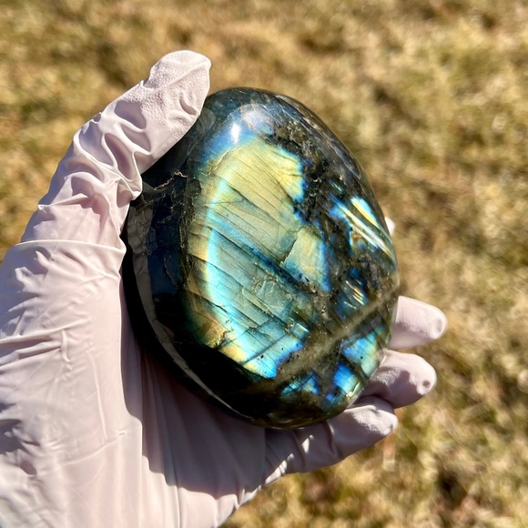 SOLD 3.9” Massive Flashy XXL Labradorite Palm Stone - Focal Meditation Stone - Picture 12 of 12